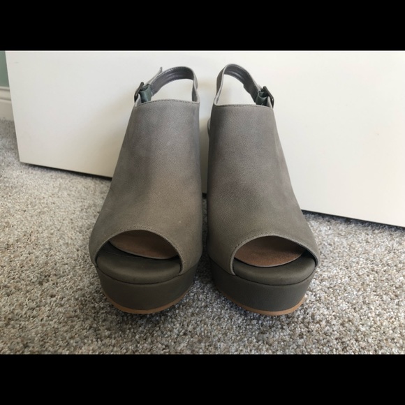 Gray bp wedges. - Picture 4 of 4